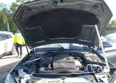 2017 Mercedes-Benz C 300 из США, поврежденный, VIN WDDWJ4JB3HF416895